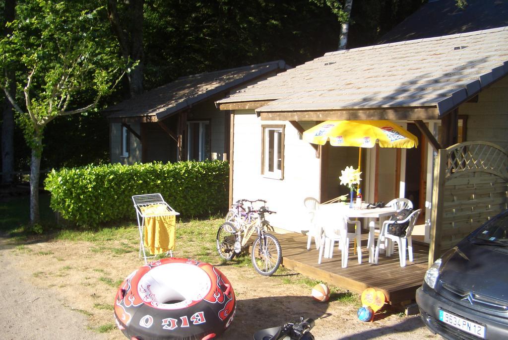 Salles-Curan Beau-Rivage Du Lac De Pareloup酒店 外观 照片